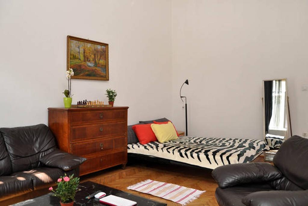 Yolo Hostel Budapest Luaran gambar