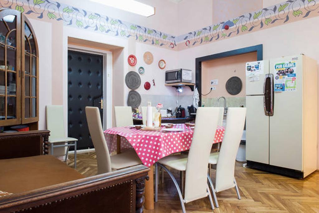 Yolo Hostel Budapest Luaran gambar
