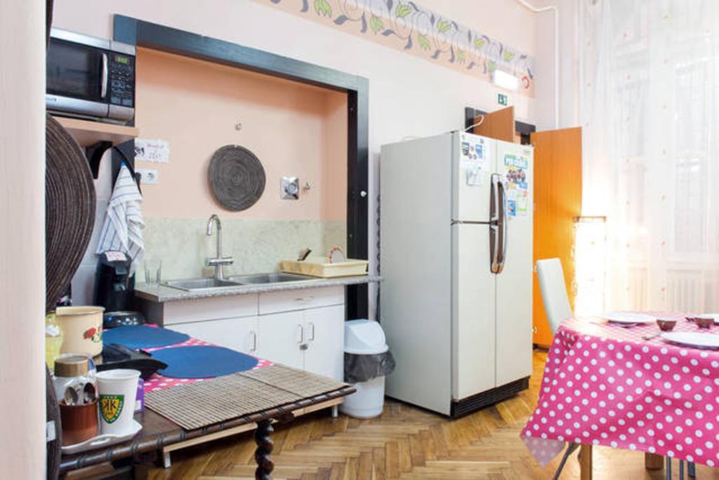 Yolo Hostel Budapest Luaran gambar