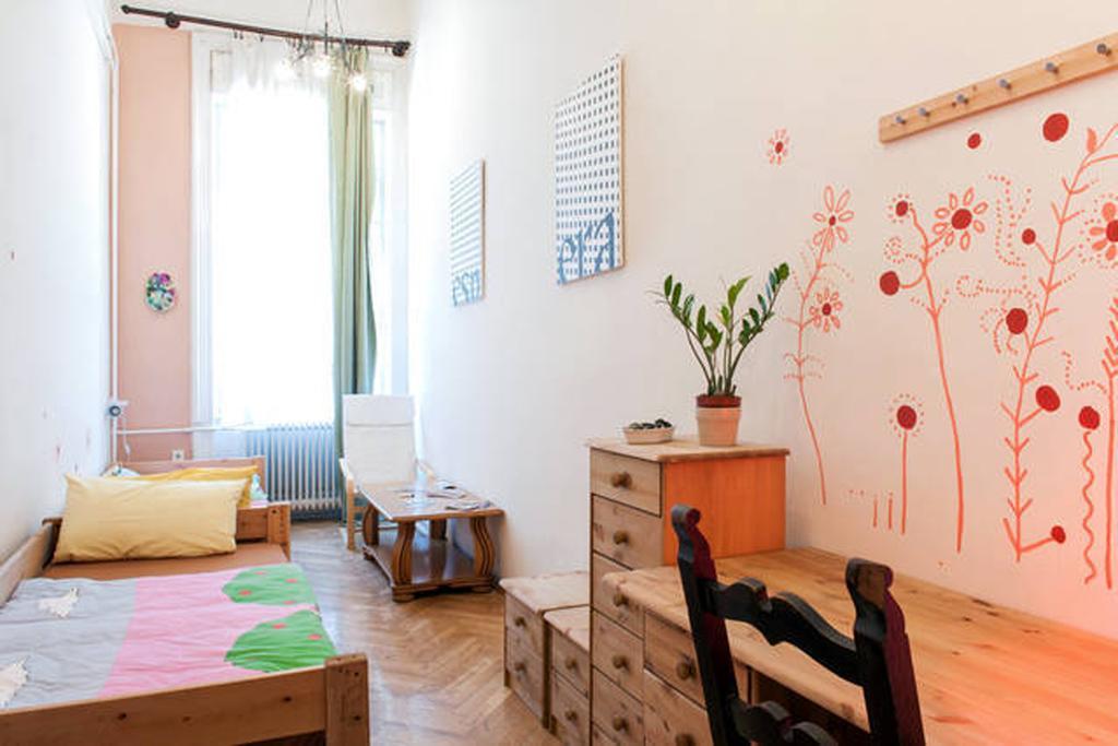Yolo Hostel Budapest Luaran gambar