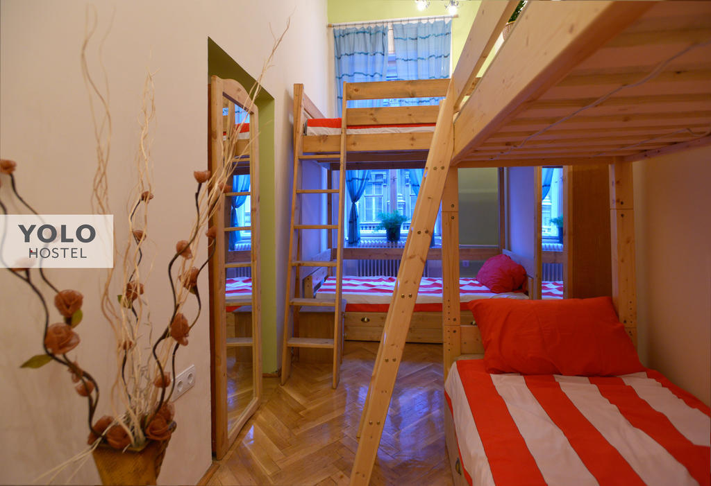 Yolo Hostel Budapest Luaran gambar