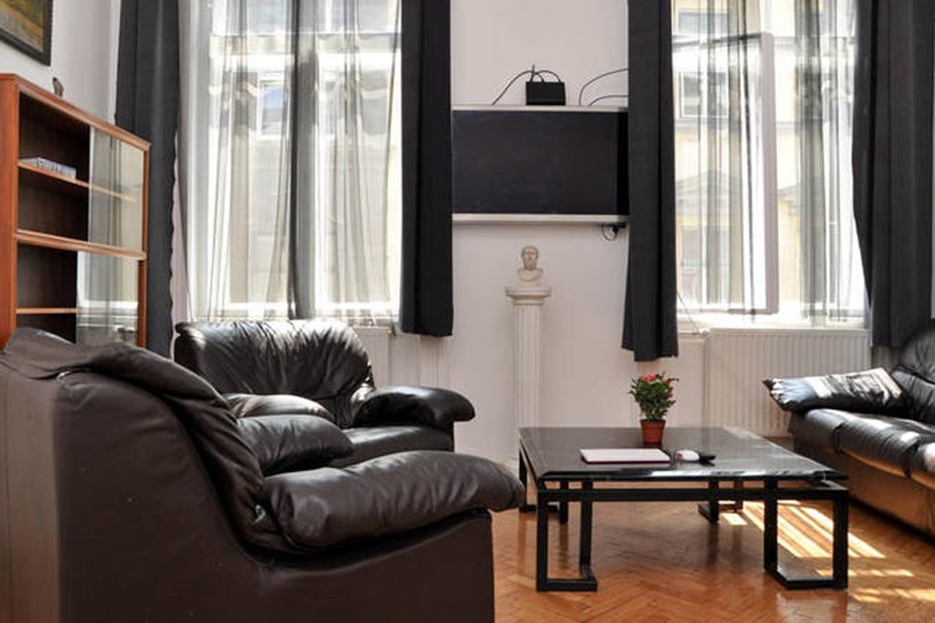 Yolo Hostel Budapest Luaran gambar